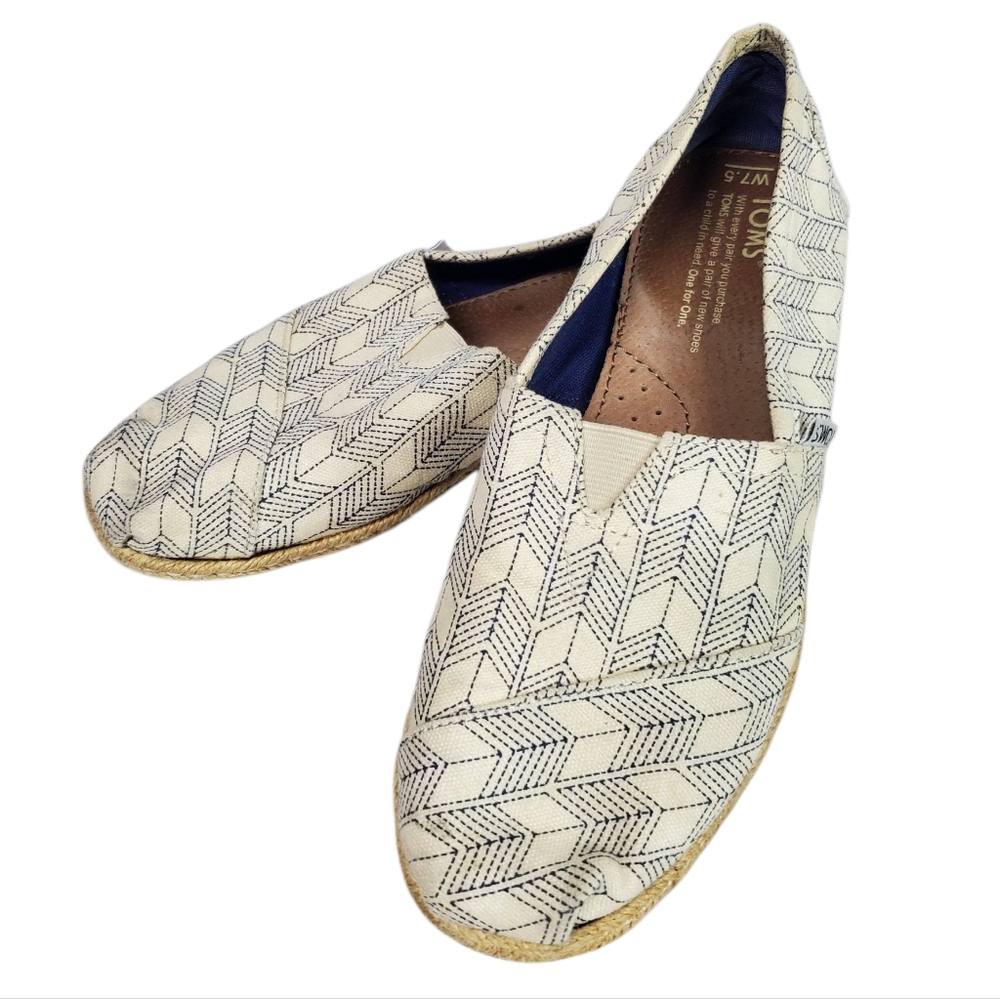 TOMS Shoes Classic Canvas Chevron Arrow Colligent Academia Size 7.5 Slip On